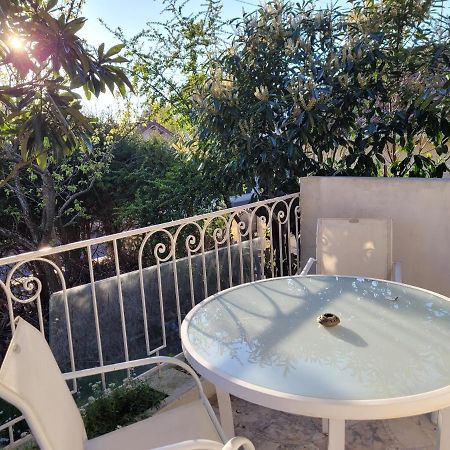 Joli T2, Terrasse Et Jardin, Ideal Pour Familles, A 15 Min De L'Aeroport Roissy Cdg Tremblay-en-France Ngoại thất bức ảnh