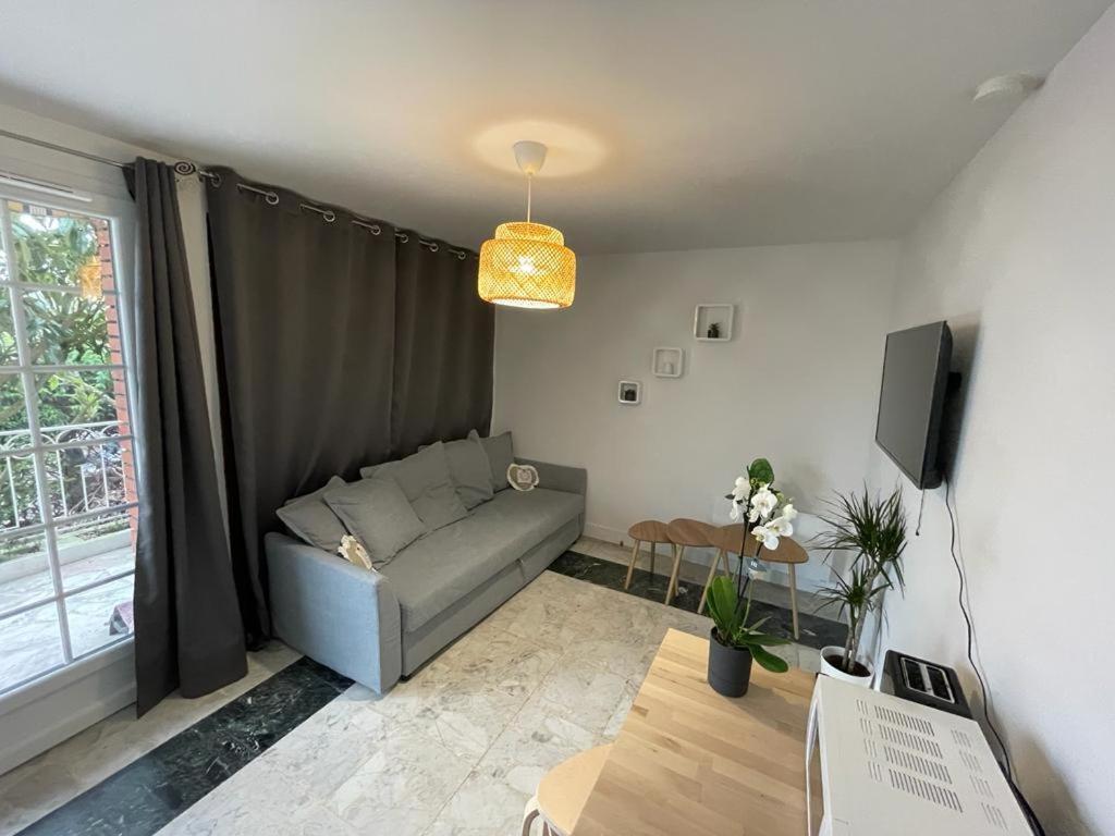 Joli T2, Terrasse Et Jardin, Ideal Pour Familles, A 15 Min De L'Aeroport Roissy Cdg Tremblay-en-France Ngoại thất bức ảnh