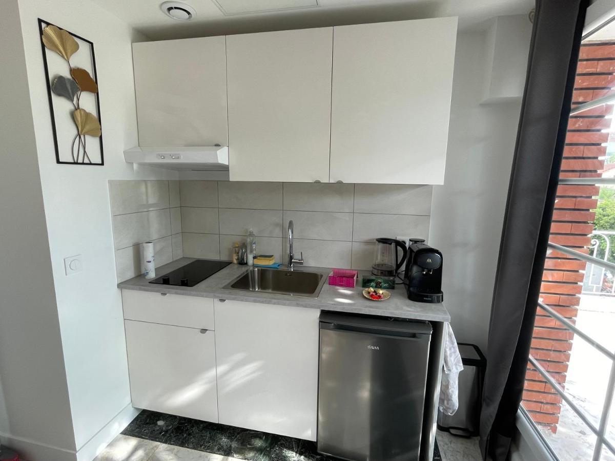 Joli T2, Terrasse Et Jardin, Ideal Pour Familles, A 15 Min De L'Aeroport Roissy Cdg Tremblay-en-France Ngoại thất bức ảnh