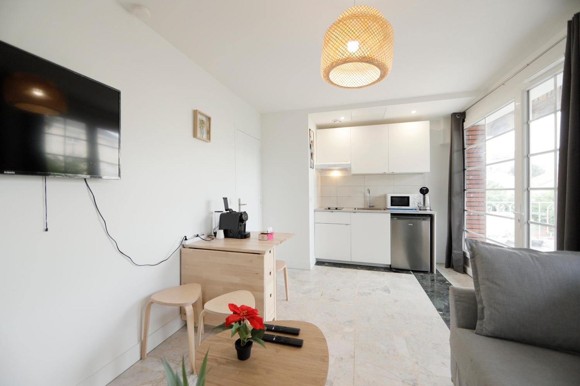 Joli T2, Terrasse Et Jardin, Ideal Pour Familles, A 15 Min De L'Aeroport Roissy Cdg Tremblay-en-France Ngoại thất bức ảnh