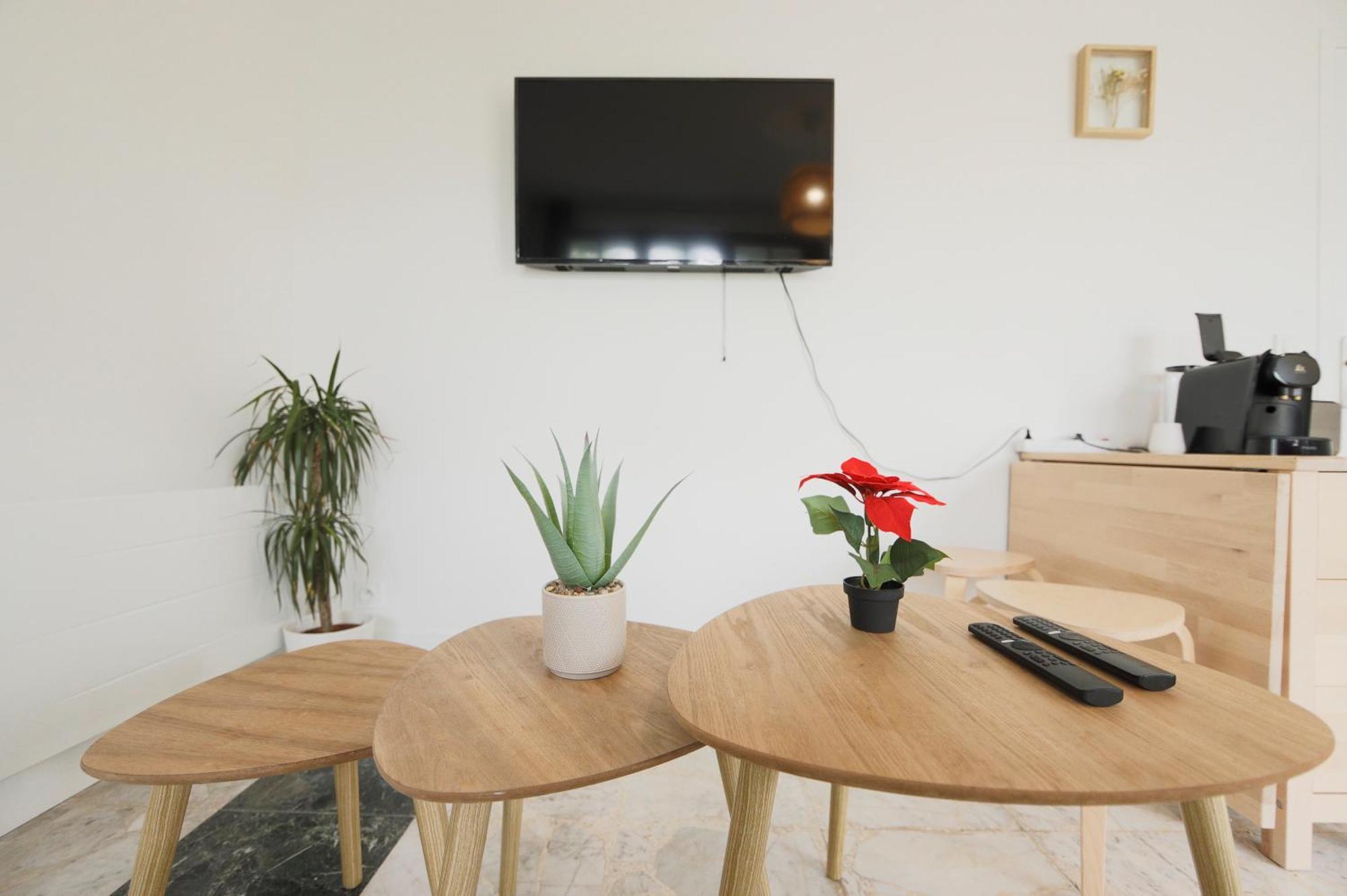 Joli T2, Terrasse Et Jardin, Ideal Pour Familles, A 15 Min De L'Aeroport Roissy Cdg Tremblay-en-France Ngoại thất bức ảnh