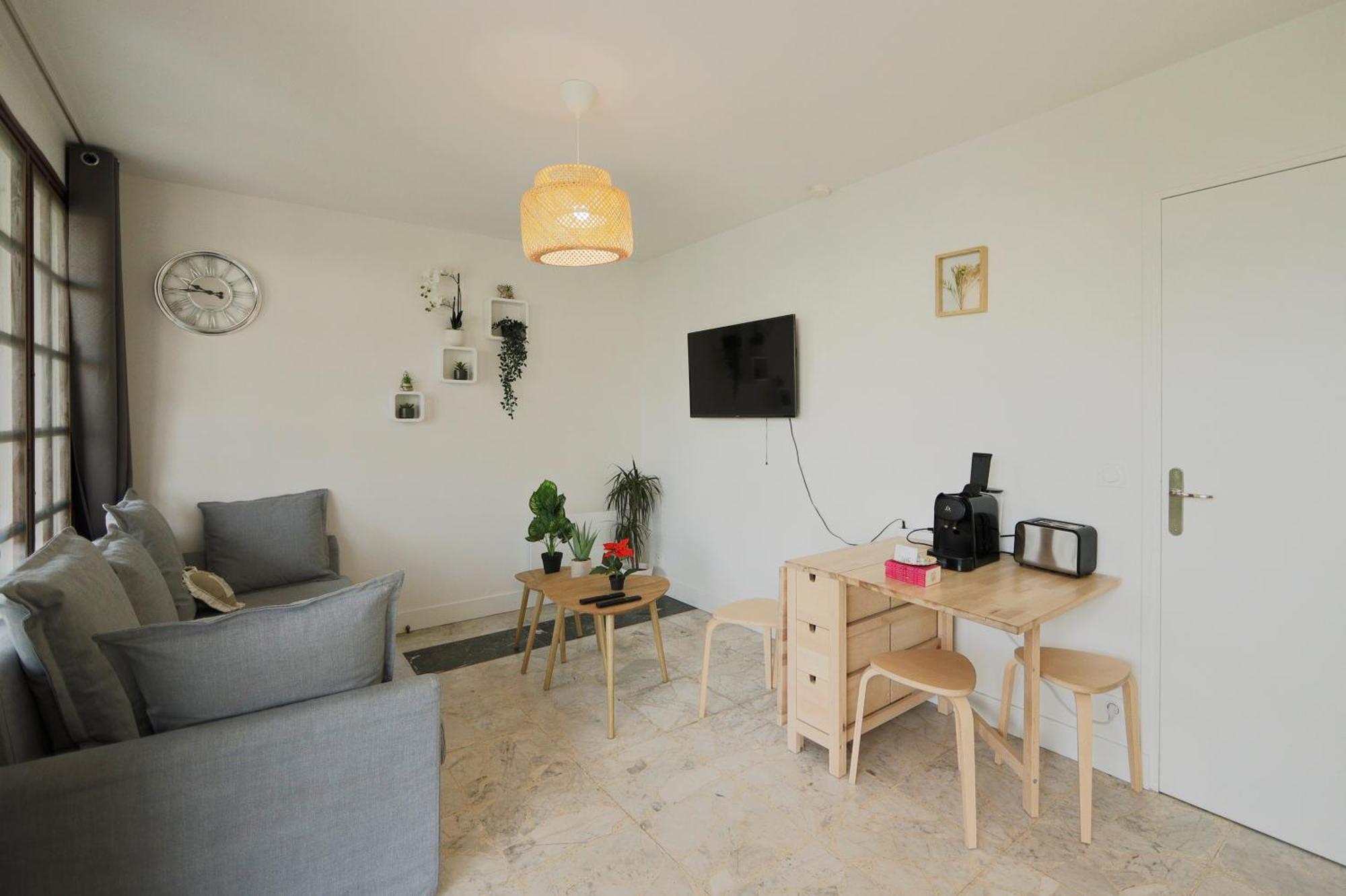 Joli T2, Terrasse Et Jardin, Ideal Pour Familles, A 15 Min De L'Aeroport Roissy Cdg Tremblay-en-France Ngoại thất bức ảnh